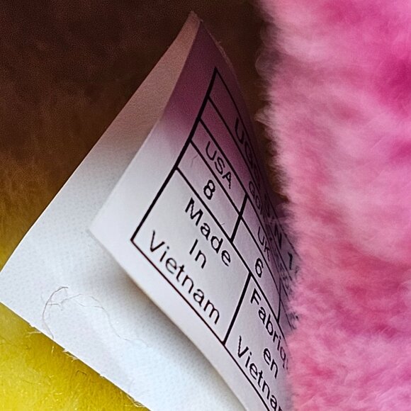 NEW! UGG PRIDE RAINBOW FLUFF YEAH SLIDE SLIPPER WOMEN'S SIZE 8 - Picture 10 of 11